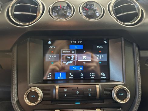 Used 2018 Ford Mustang Shelby GT350 w/ Electronics Package RWD image 28