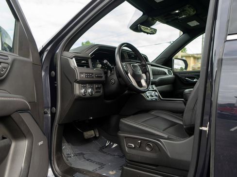 Used 2023 GMC Yukon XL Denali w/ Denali Reserve Package AWD/4WD image 15