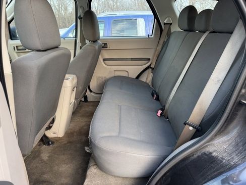 Used 2011 Ford Escape XLS w/ 101A Rapid Spec Order Code image 7