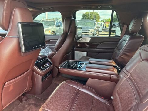 Used 2020 Lincoln Navigator Black Label w/ Cargo Convenience Package AWD/4WD image 31
