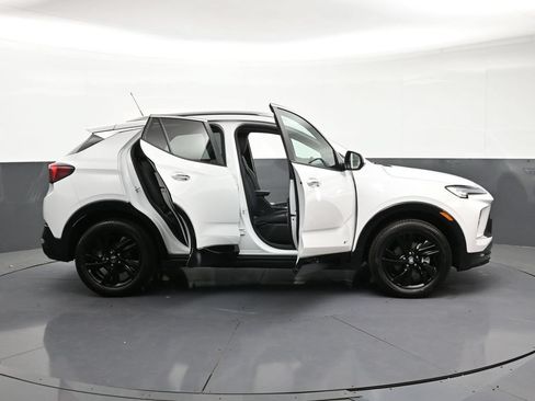 Certified 2026 Buick Encore GX Sport Touring AWD/4WD image 33