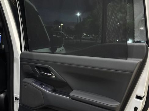 Used 2024 Lexus GX 550 w/ Accessory Package (Z1) AWD/4WD image 10