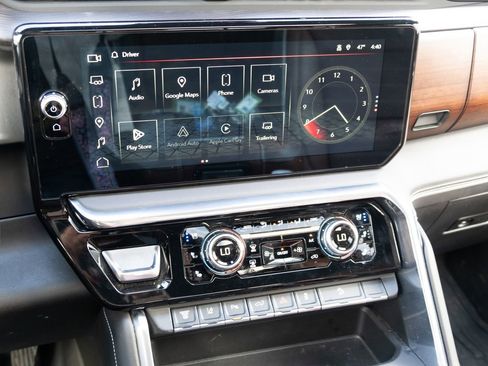 Used 2024 GMC Sierra 2500 Denali Ultimate w/ Max Trailering Package image 3