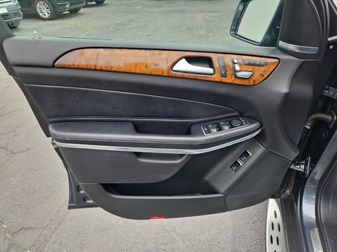 Used 2017 Mercedes-Benz GLS 550 4MATIC image 23