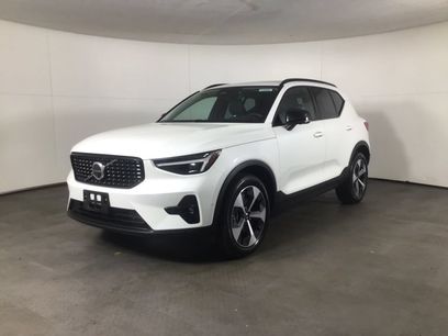 Used 2026 Volvo XC40 B5 Plus w/ Protection Package Premier