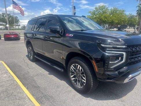 Used 2025 Chevrolet Tahoe Z71 w/ Comfort Package AWD/4WD image 3