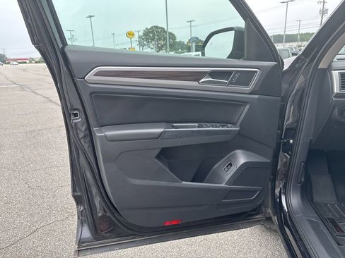 Used 2021 Volkswagen Atlas SE image 12