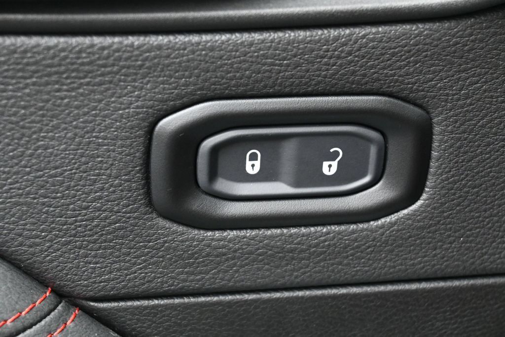 Used 2023 Jeep Wrangler Unlimited Rubicon 4xe AWD/4WD image 11