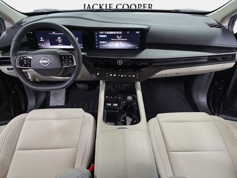 Certified 2025 Nissan Murano SV image 9