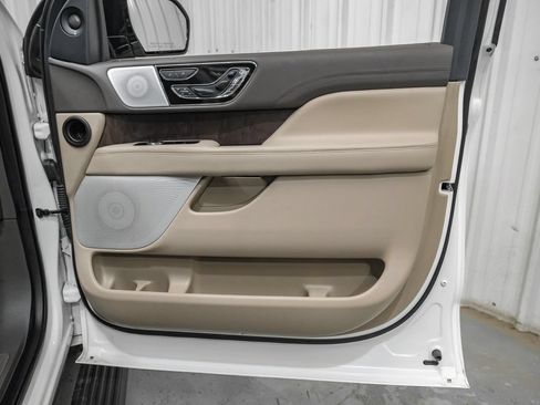 Used 2022 Lincoln Navigator L Reserve AWD/4WD image 47