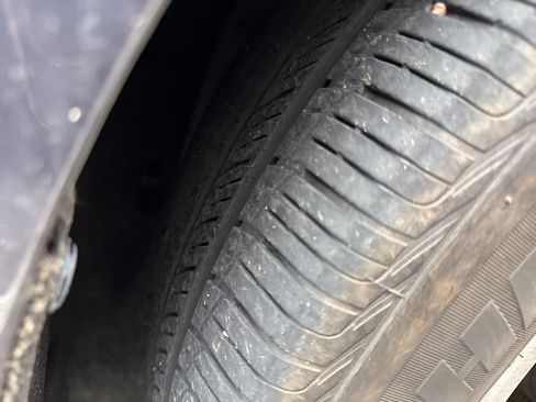 Used 2023 Kia Carnival LX image 7