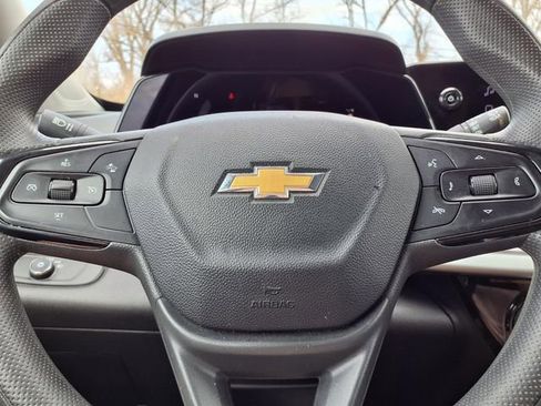 Used 2025 Chevrolet Trax LT image 14