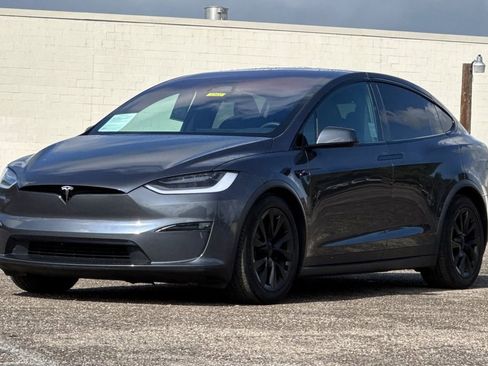 Used 2023 Tesla Model X image 8