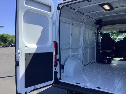Used 2025 RAM ProMaster 1500 w/ Convenience Group FWD image 21