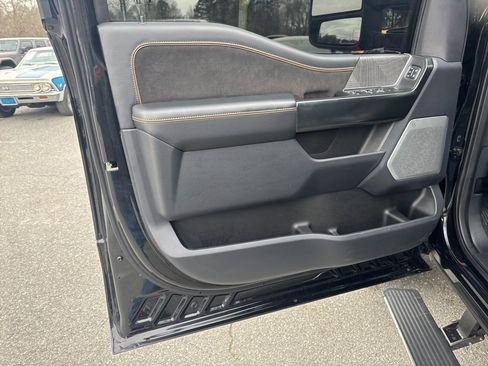 Used 2023 Ford F350 Platinum image 29