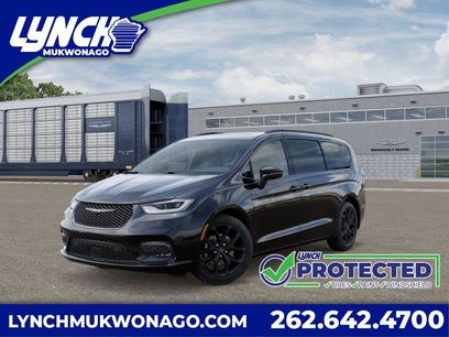 New 2026 Chrysler Pacifica Limited w/ S Appearance Package