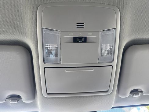 Used 2017 Toyota RAV4 LE FWD image 27