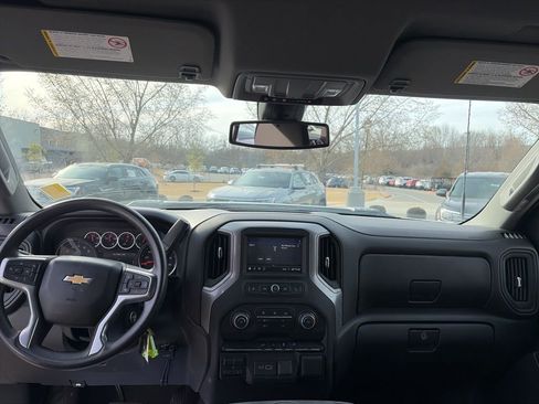 Used 2022 Chevrolet Silverado 2500 Custom w/ Custom Value Package image 27