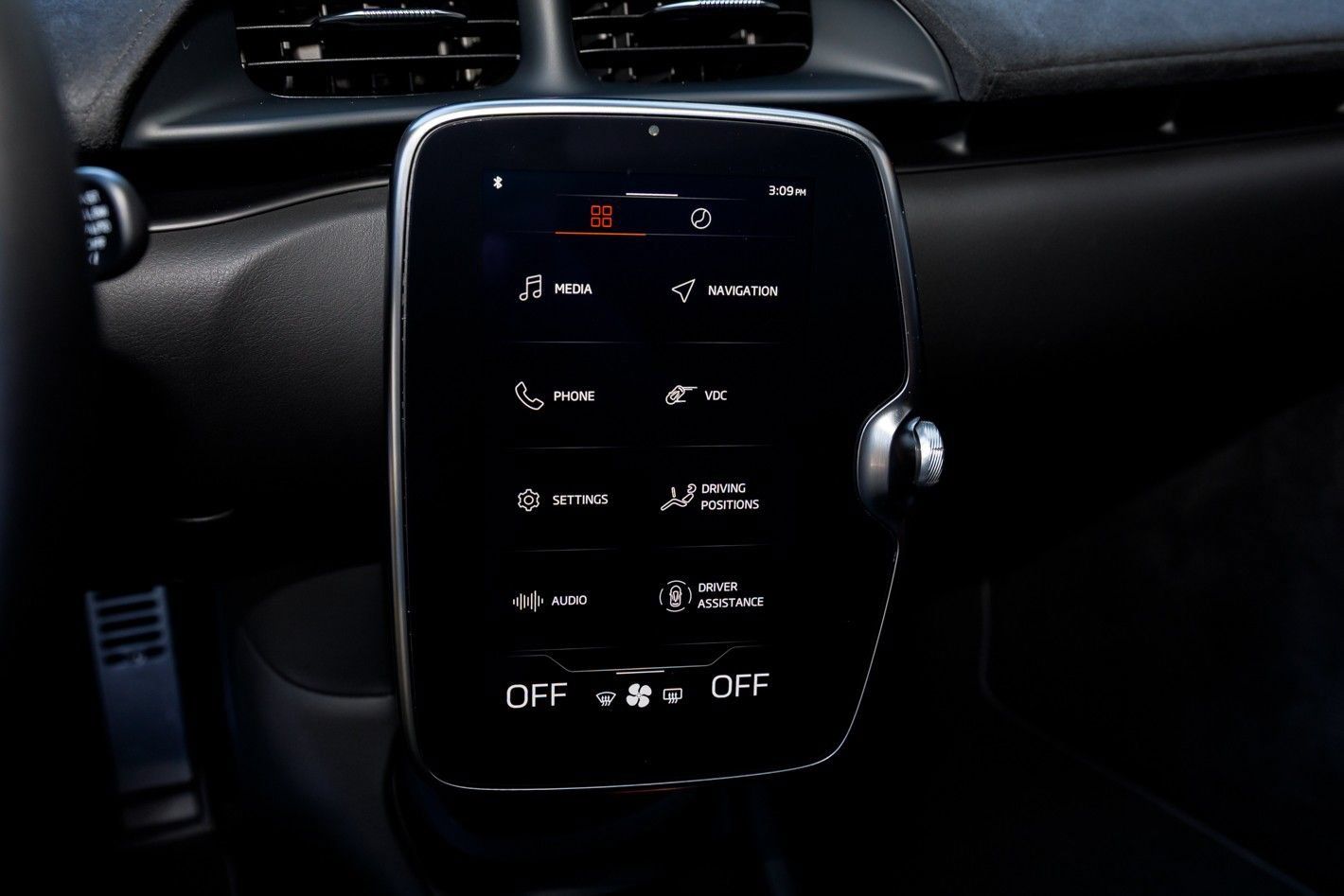 Used 2025 McLaren Artura RWD image 42