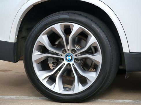 Used 2017 BMW X5 xDrive40e AWD/4WD image 31