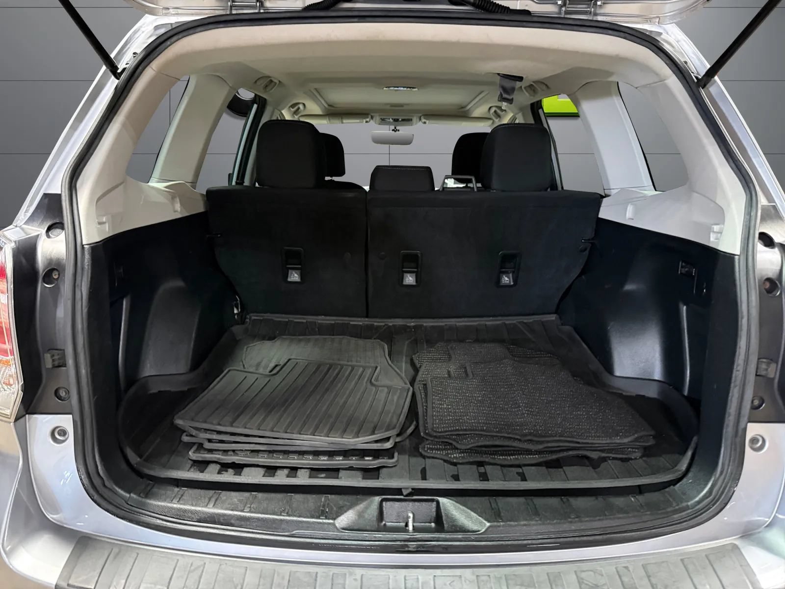 Used 2018 Subaru Forester 2.5i Premium w/ All-Weather Package AWD/4WD image 10