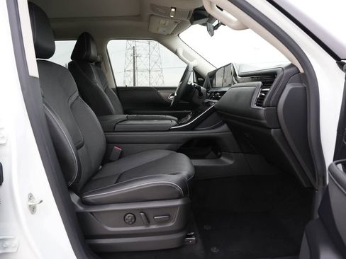 Certified 2025 INFINITI QX80 Luxe image 23