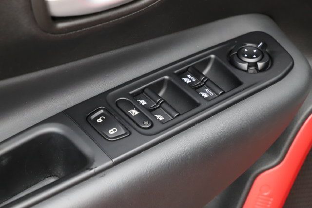 Used 2023 Jeep Renegade Trailhawk AWD/4WD image 14