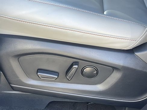 New 2025 Ford Explorer Active w/ Active Comfort Package image 18