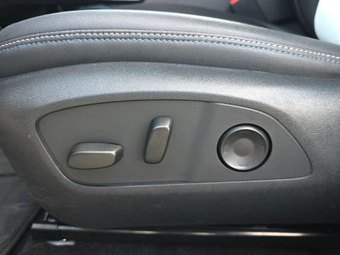 Used 2024 Chevrolet Equinox EV LT FWD image 15