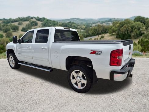 Used 2014 Chevrolet Silverado 2500 LTZ w/ LTZ Plus Package AWD/4WD image 8