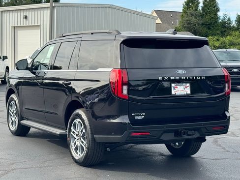 New 2025 Ford Expedition Active image 17