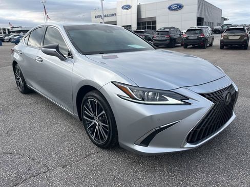 Used 2024 Lexus ES 350 w/ Premium Package image 3