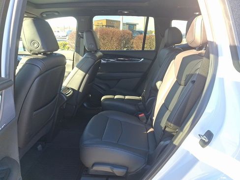 Certified 2024 Cadillac XT6 Premium Luxury image 10