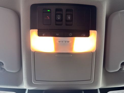 Used 2024 Nissan Rogue Platinum image 27