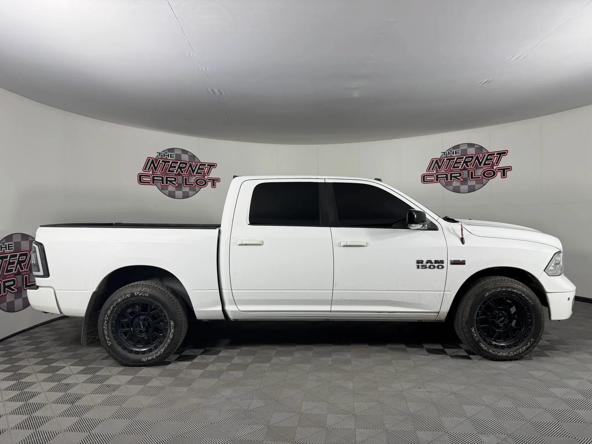 Used 2015 RAM 1500 Limited AWD/4WD image 8