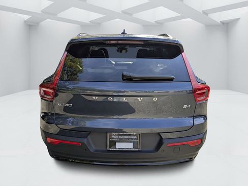 New 2026 Volvo XC40 B4 Plus w/ Protection Package Premier FWD image 4