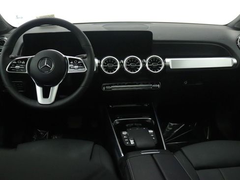 Certified 2023 Mercedes-Benz GLB 250 image 9