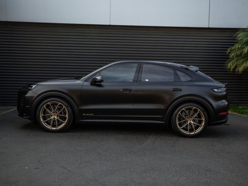 Certified 2024 Porsche Cayenne Turbo GT image 2