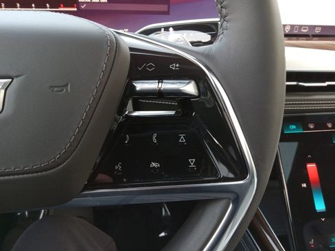 Used 2026 Cadillac Escalade Platinum Sport w/ LPO, ONYX Package image 23