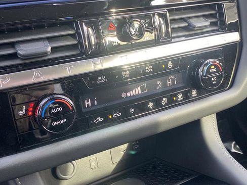 New 2026 Nissan Pathfinder SL image 19