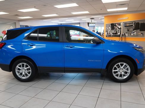 Used 2024 Chevrolet Equinox LS w/ LS Convenience Package FWD image 13
