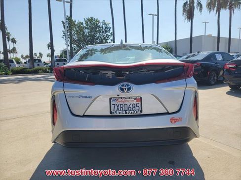 Used 2017 Toyota Prius Prime Premium FWD image 5
