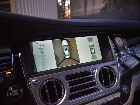 Used 2016 Rolls-Royce Wraith RWD image 21