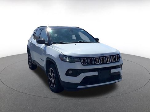 Used 2025 Jeep Compass Limited image 3
