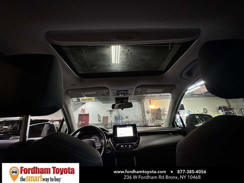 Used 2022 Toyota Corolla Cross LE w/ Moonroof Package image 17