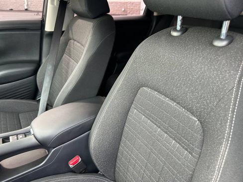 Certified 2025 Honda HR-V LX image 25