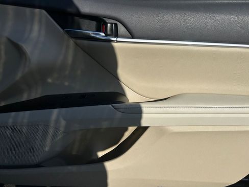 Used 2022 Toyota Camry Hybrid image 25