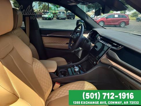 Used 2023 Jeep Grand Cherokee Summit AWD/4WD image 29