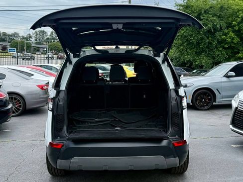 Used 2018 Land Rover Discovery SE AWD/4WD image 12