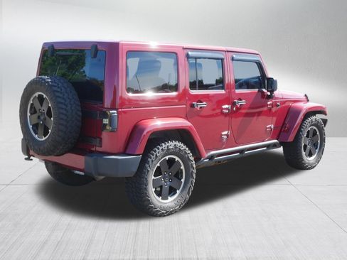Used 2012 Jeep Wrangler Unlimited Sahara AWD/4WD image 7